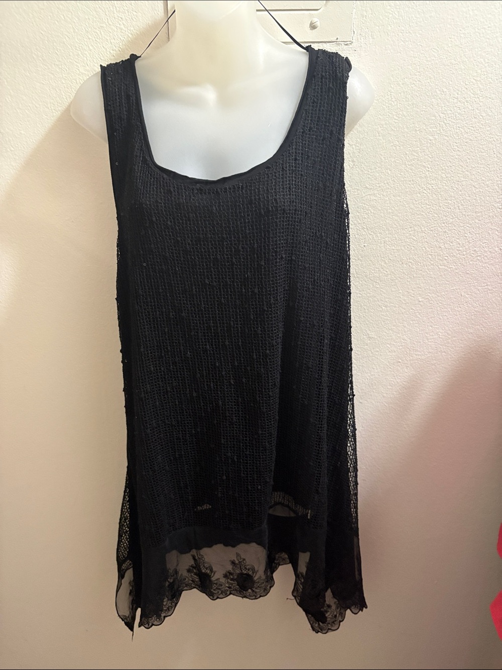 Cupio Woman XLBlack Lace-Hem Sleeveless Women's Tank Top